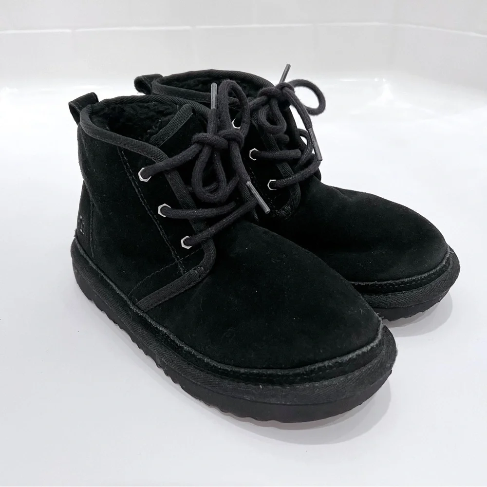 Ugg Neumel II Suede Boot Kids Black Chukka Wool Lining 1017320K Size 2